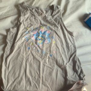 Grey tank with a unicorn, clouds, and stars. M(7-8)